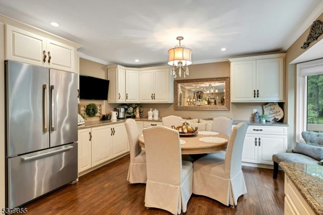 90 Sunrise Dr, Long Hill Twp., NJ 07933