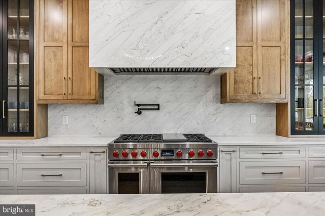 18 BEATTY LN, Malvern, PA 19355