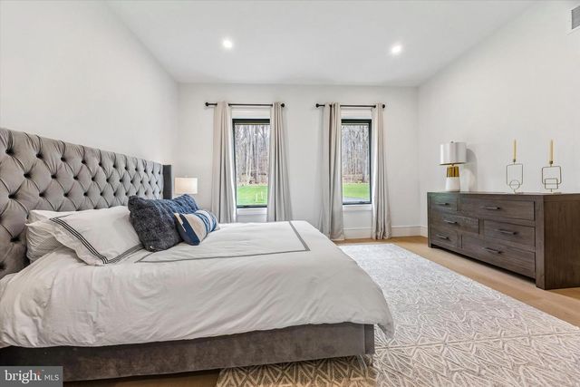 18 BEATTY LN, Malvern, PA 19355