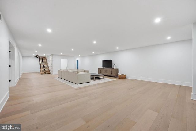 18 BEATTY LN, Malvern, PA 19355