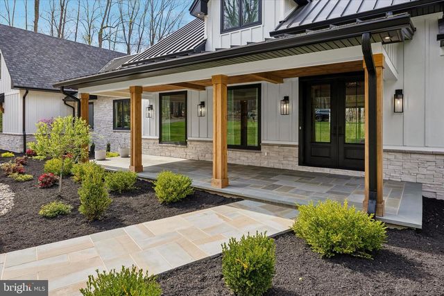 18 BEATTY LN, Malvern, PA 19355