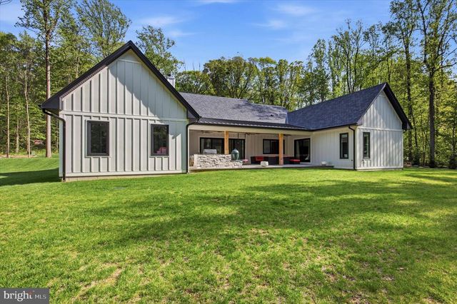 18 BEATTY LN, Malvern, PA 19355