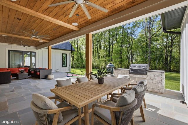 18 BEATTY LN, Malvern, PA 19355