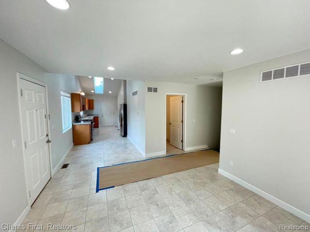 3121 Cherry Tree Lane, Ann Arbor, MI 48108