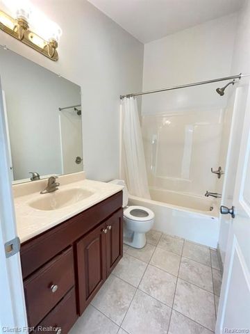 3121 Cherry Tree Lane, Ann Arbor, MI 48108