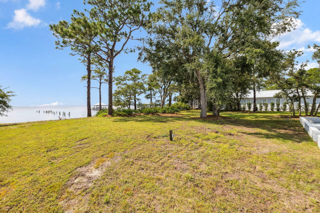 2208 Bay Grove Road, Freeport, FL 32439