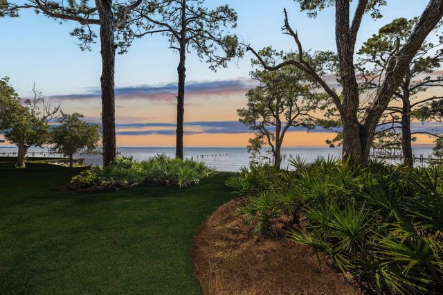 2208 Bay Grove Road, Freeport, FL 32439