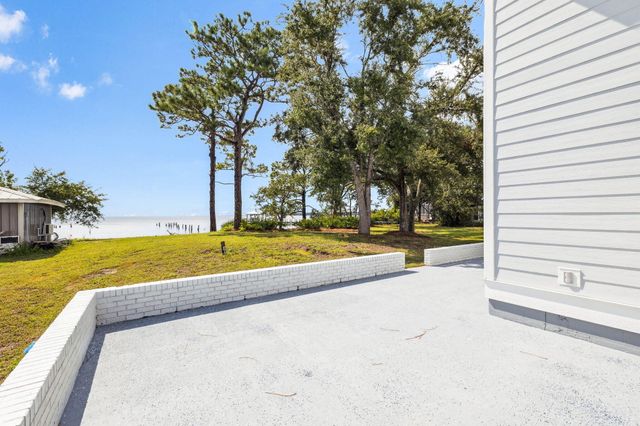 2208 Bay Grove Road, Freeport, FL 32439