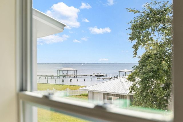 2208 Bay Grove Road, Freeport, FL 32439