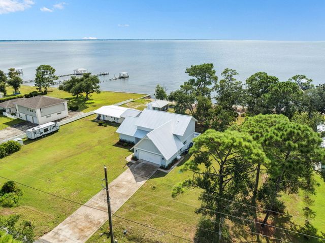 2208 Bay Grove Road, Freeport, FL 32439