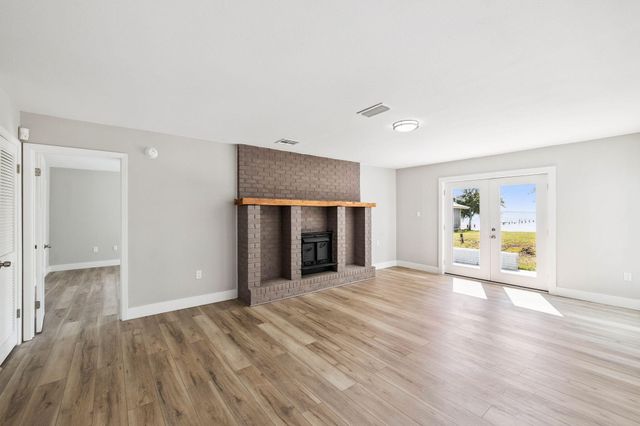 2208 Bay Grove Road, Freeport, FL 32439