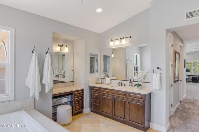 12376 Palmer Drive, Moorpark, CA 93021