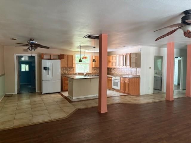 804 Tovrea Road, Alvin, TX 77511