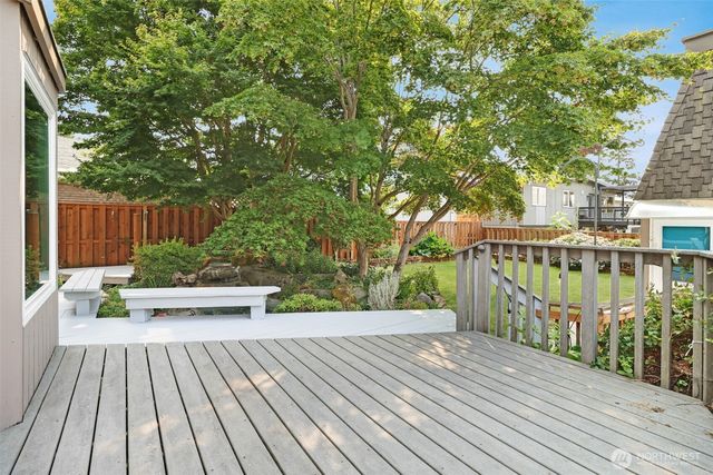 917 S 222nd Street, Des Moines, WA 98198
