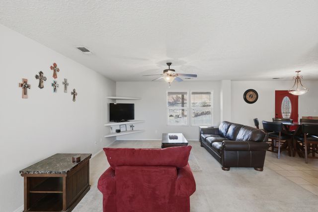 641 Creekside Avenue SW, Los Lunas, NM 87031