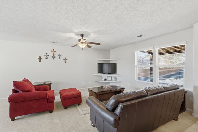 641 Creekside Avenue SW, Los Lunas, NM 87031