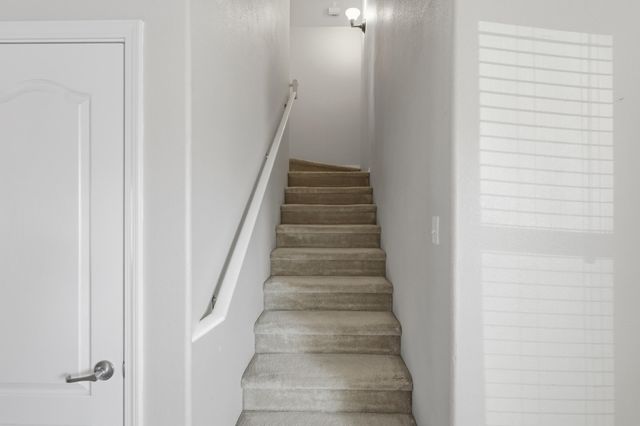 641 Creekside Avenue SW, Los Lunas, NM 87031