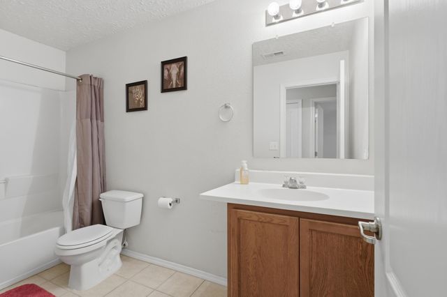 641 Creekside Avenue SW, Los Lunas, NM 87031