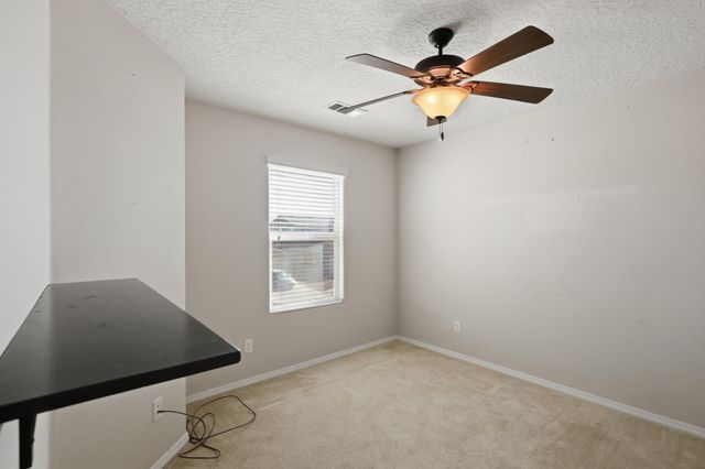 641 Creekside Avenue SW, Los Lunas, NM 87031