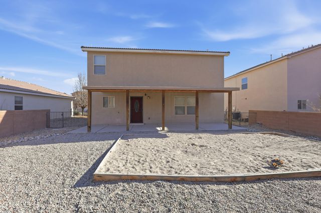 641 Creekside Avenue SW, Los Lunas, NM 87031