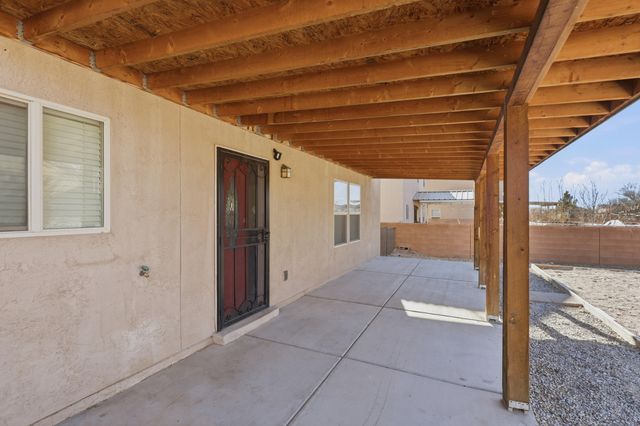 641 Creekside Avenue SW, Los Lunas, NM 87031