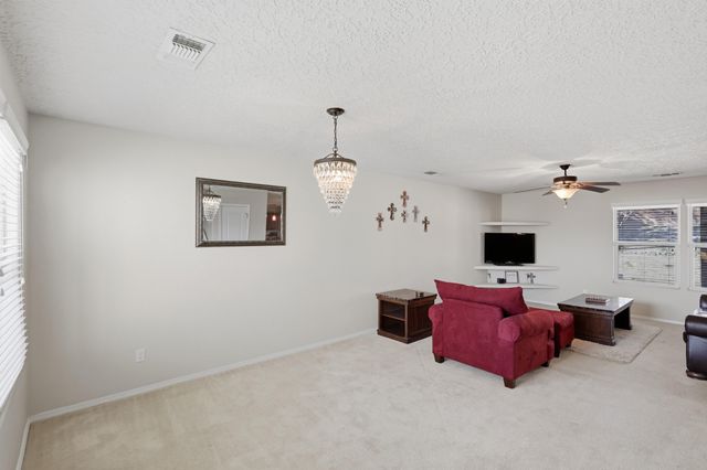 641 Creekside Avenue SW, Los Lunas, NM 87031