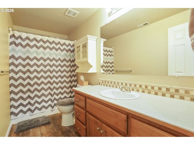 2463 25TH Ave, Forest Grove, OR 97116
