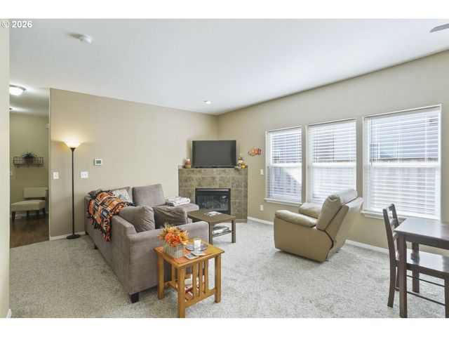 2463 25TH Ave, Forest Grove, OR 97116