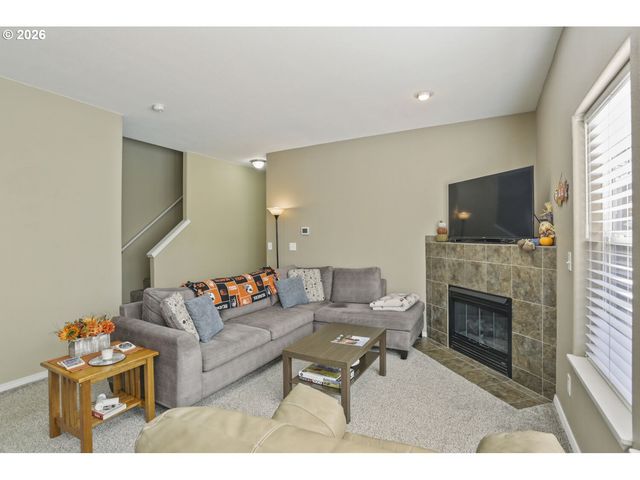 2463 25TH Ave, Forest Grove, OR 97116