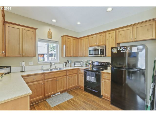 2463 25TH Ave, Forest Grove, OR 97116