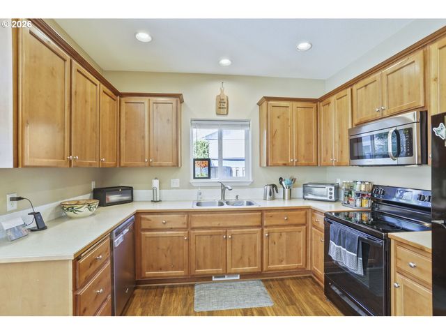 2463 25TH Ave, Forest Grove, OR 97116