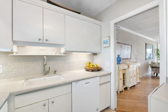 500 SE 21st Avenue, Deerfield Beach, FL 33441