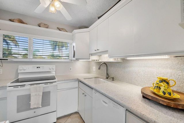 500 SE 21st Avenue, Deerfield Beach, FL 33441