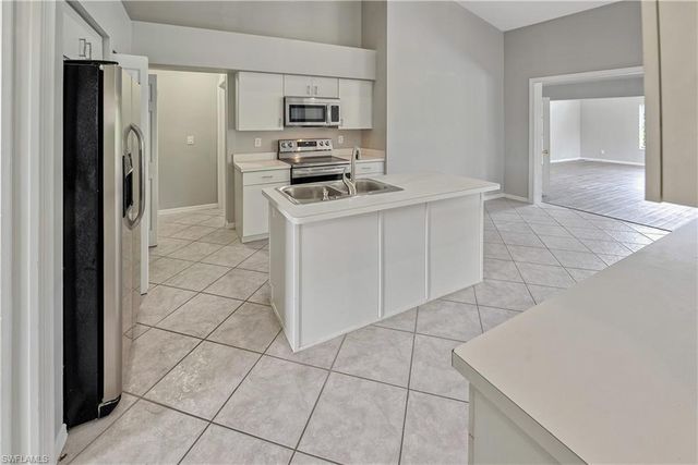 6721 Sloane PL, Naples, FL 34104