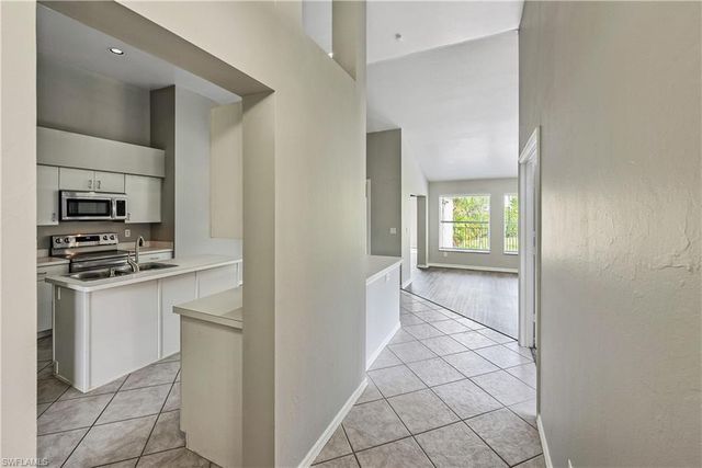 6721 Sloane PL, Naples, FL 34104