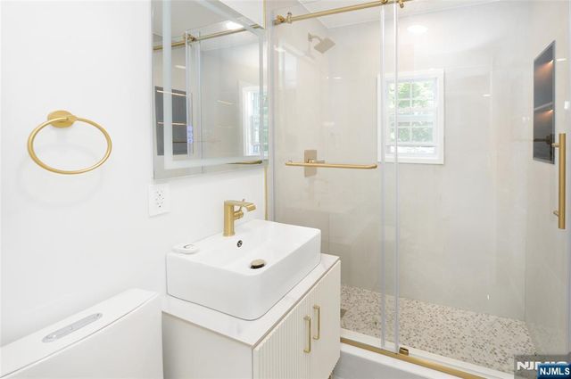 19-21 11th Street 2, Fair Lawn, NJ 07410