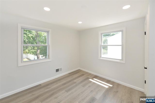 19-21 11th Street 2, Fair Lawn, NJ 07410