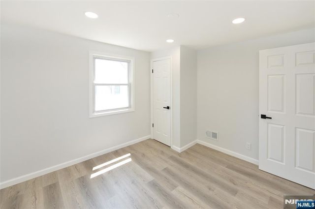 19-21 11th Street 2, Fair Lawn, NJ 07410