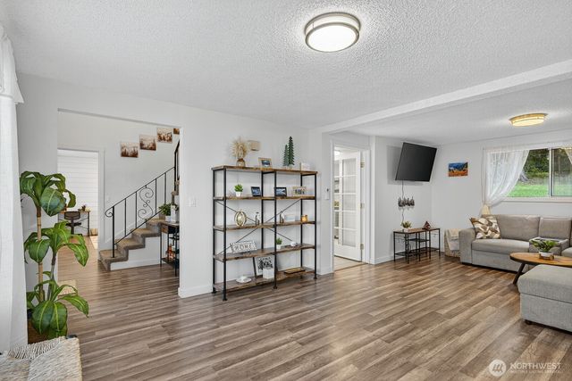 2730 Iroquois Drive, Mount Vernon, WA 98273