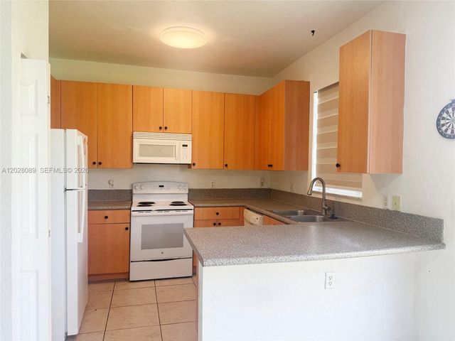 662 NE 21st Ter, Homestead, FL 33033