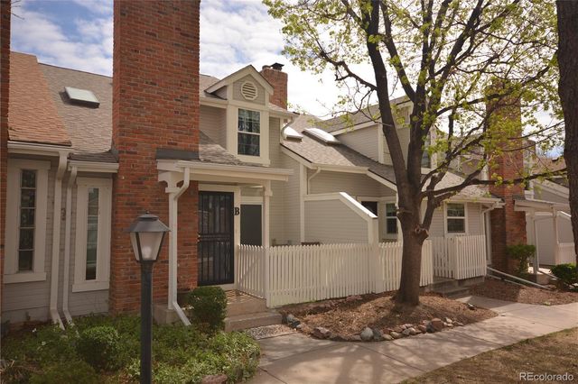 2880 W Long Circle B, Littleton, CO 80120