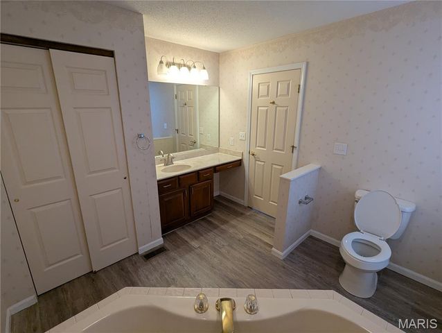 2290 Wellington Drive, Shiloh, IL 62221