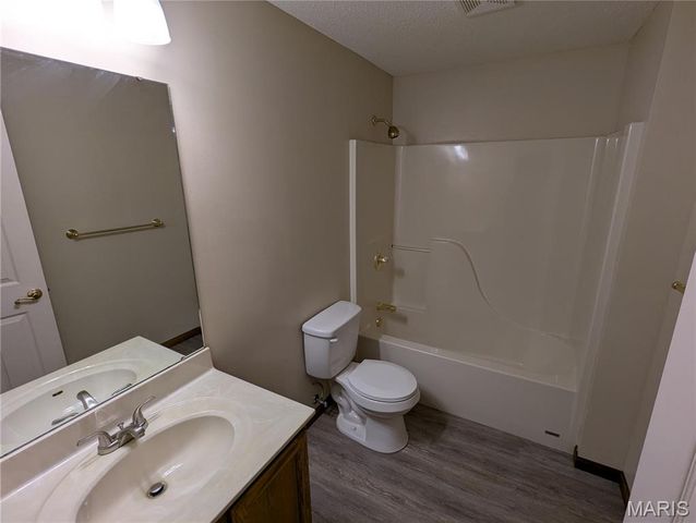 2290 Wellington Drive, Shiloh, IL 62221