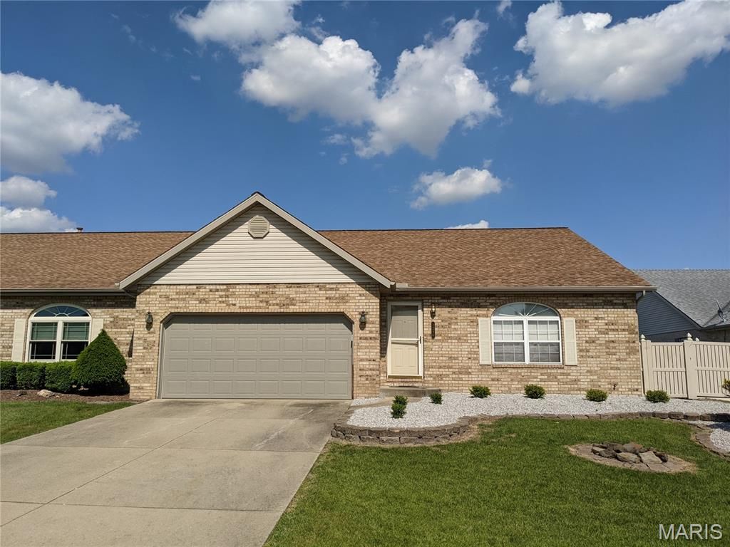 2290 Wellington Drive, Shiloh, IL 62221