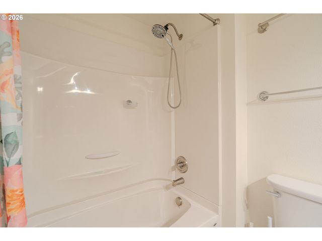 1803 Nw 100TH St, Vancouver, WA 98685