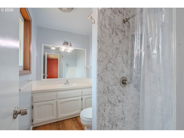1803 Nw 100TH St, Vancouver, WA 98685