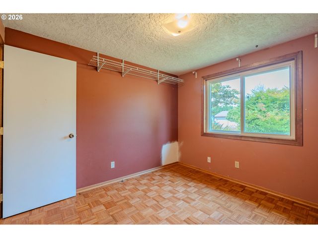 1803 Nw 100TH St, Vancouver, WA 98685
