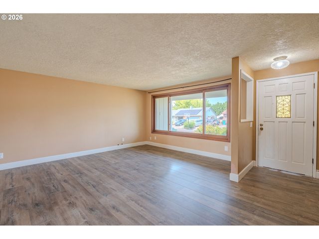 1803 Nw 100TH St, Vancouver, WA 98685