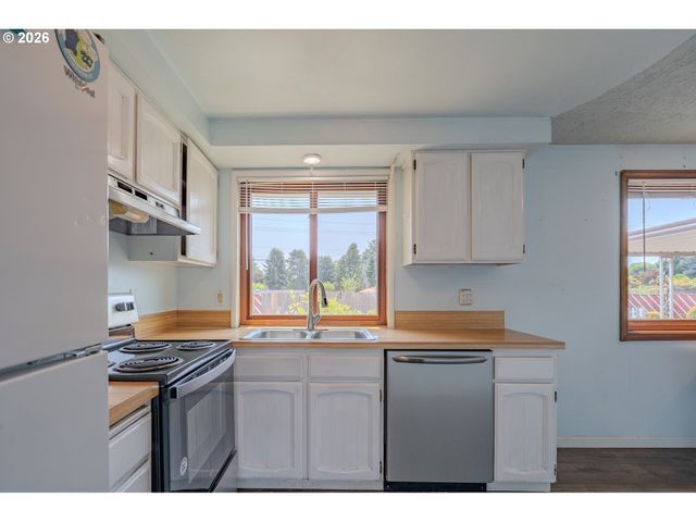 1803 Nw 100TH St, Vancouver, WA 98685