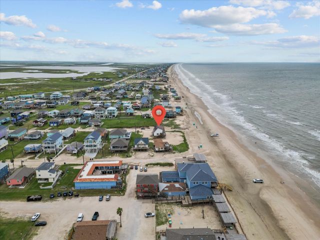 125 Driftwood Court, Surfside Beach, TX 77541